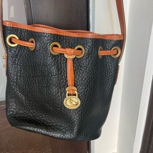 genuine leather DOONEY and BOURKE Black and Tan drawstring bucket shoulder bag